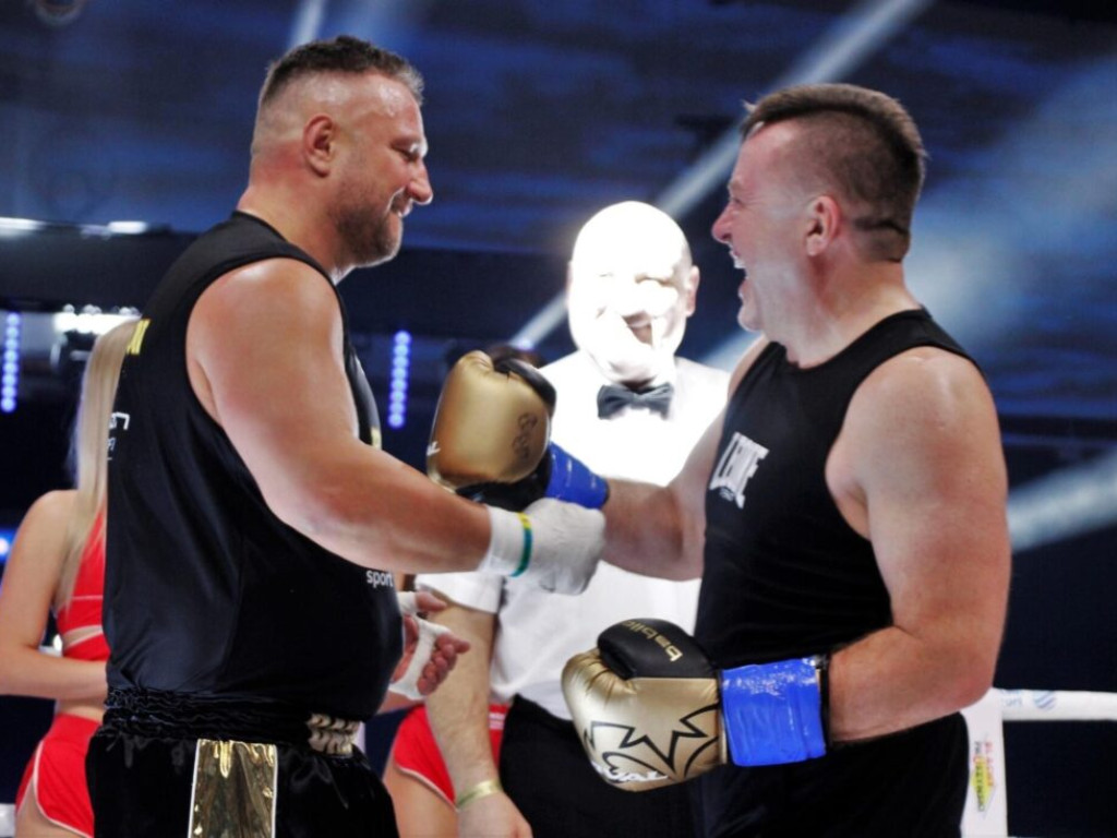 Prezydent skrzyżował rękawice