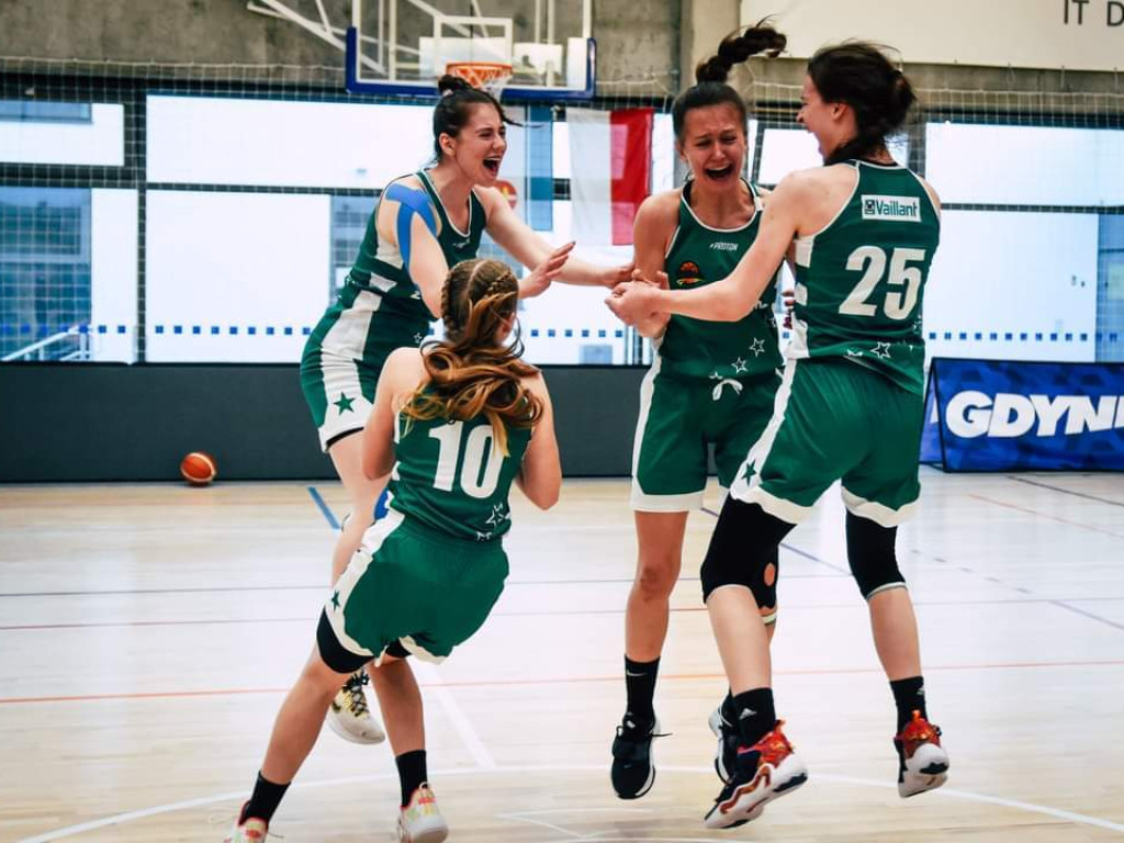 UKS Trójka U17 zdobyła Tytuł Wicemistrza Polski