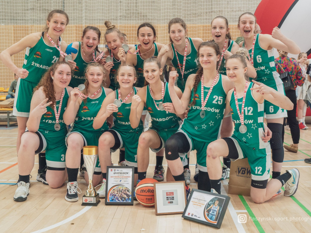 UKS Trójka U17 zdobyła Tytuł Wicemistrza Polski