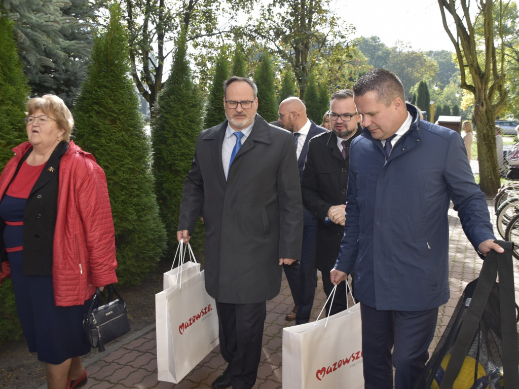 Wielki jubileusz Szkoły Podstawowej w Guzowie