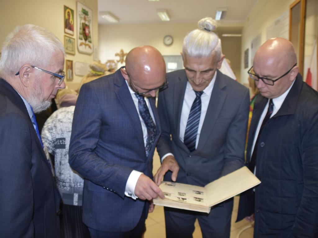 Wielki jubileusz Szkoły Podstawowej w Guzowie