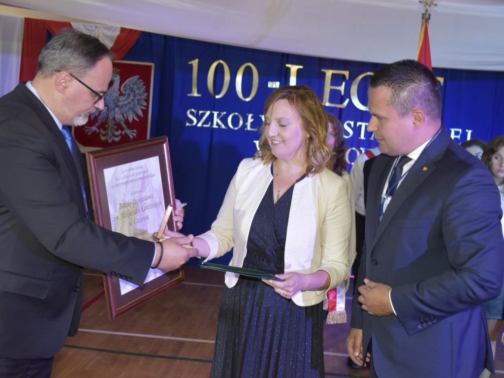 Wielki jubileusz Szkoły Podstawowej w Guzowie
