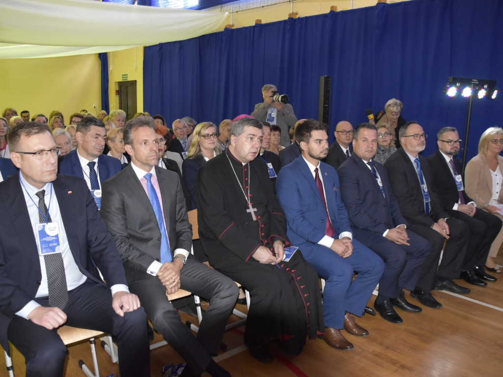 Wielki jubileusz Szkoły Podstawowej w Guzowie