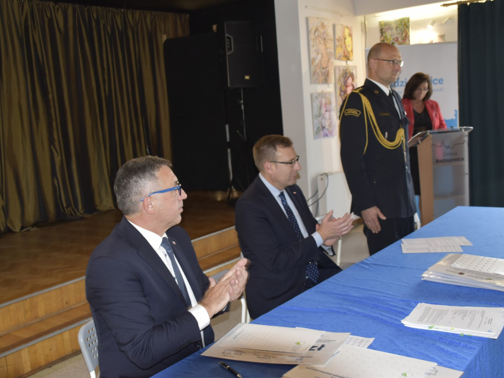 Pieniądze na gotowość bojową i strażacką młodzież