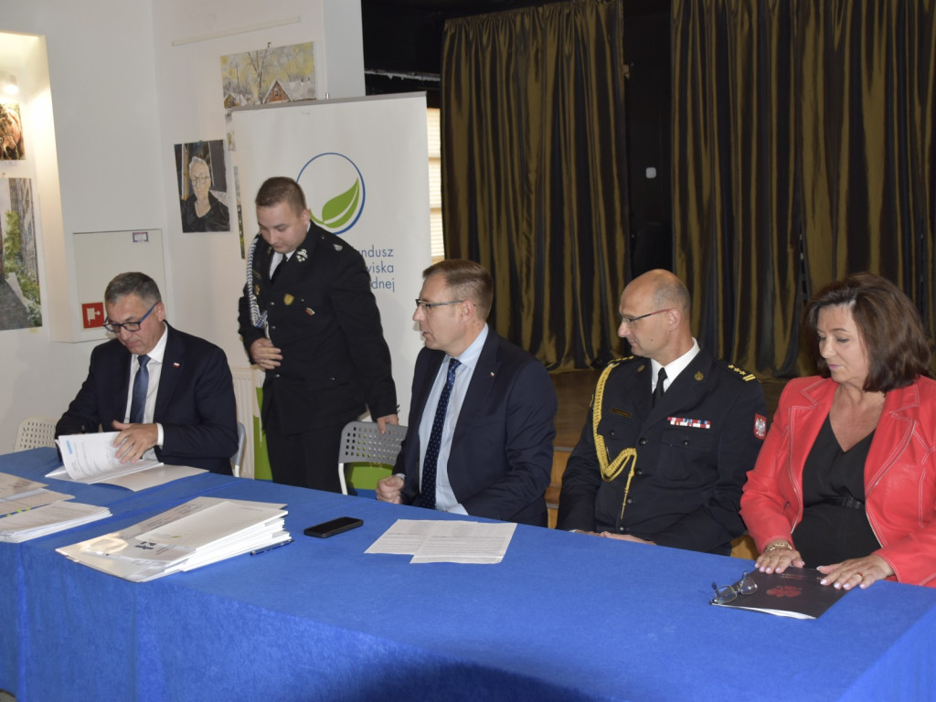 Pieniądze na gotowość bojową i strażacką młodzież