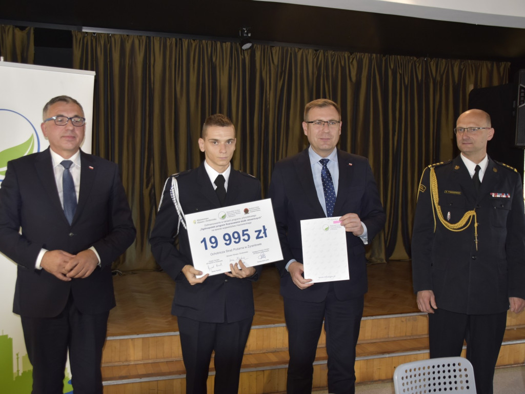 Pieniądze na gotowość bojową i strażacką młodzież