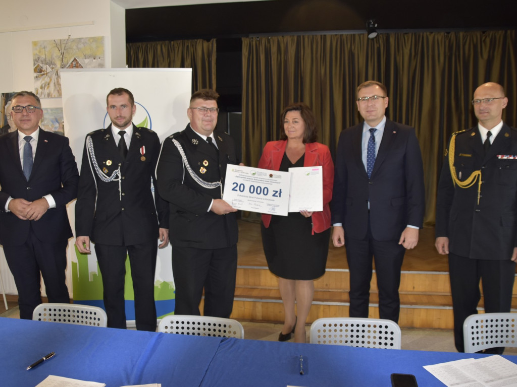 Pieniądze na gotowość bojową i strażacką młodzież