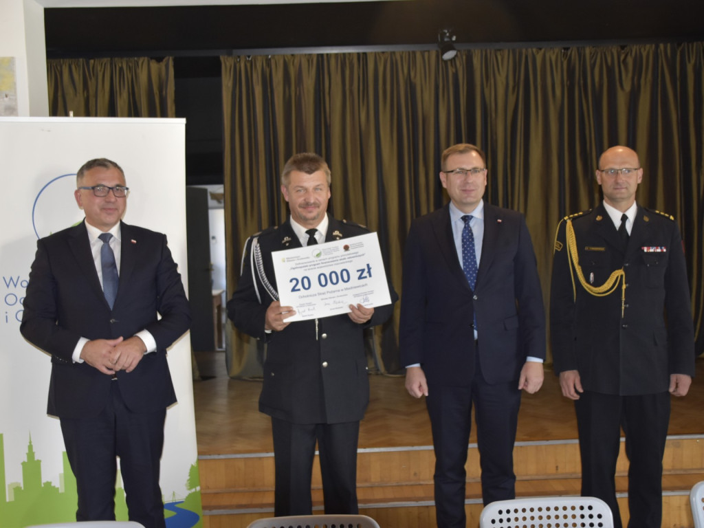 Pieniądze na gotowość bojową i strażacką młodzież