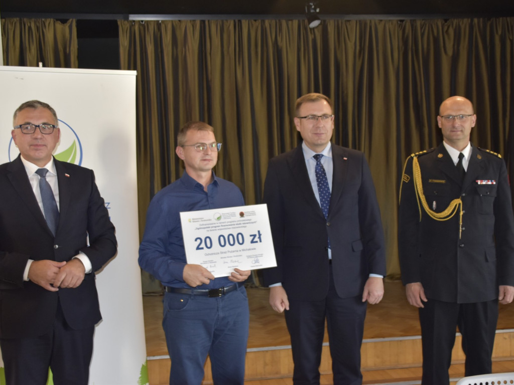 Pieniądze na gotowość bojową i strażacką młodzież