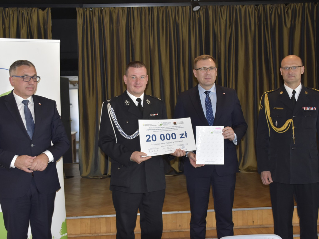 Pieniądze na gotowość bojową i strażacką młodzież