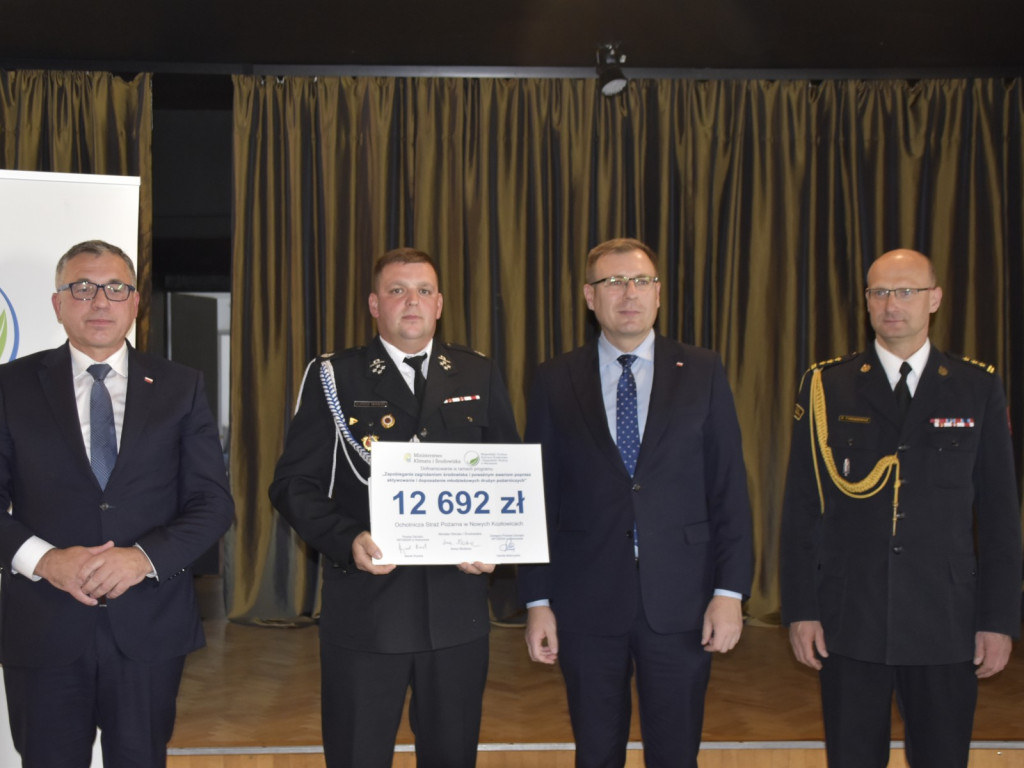 Pieniądze na gotowość bojową i strażacką młodzież