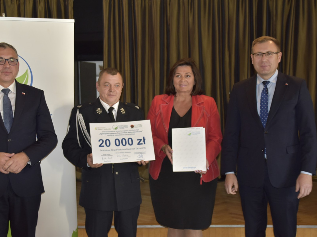 Pieniądze na gotowość bojową i strażacką młodzież