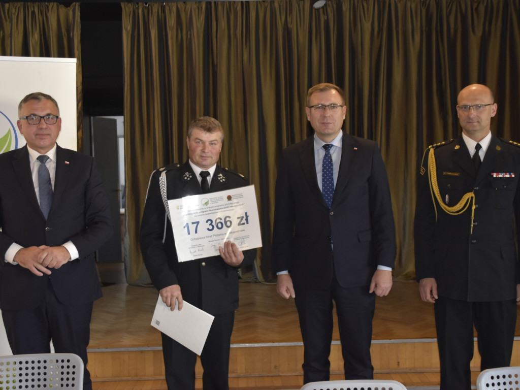 Pieniądze na gotowość bojową i strażacką młodzież