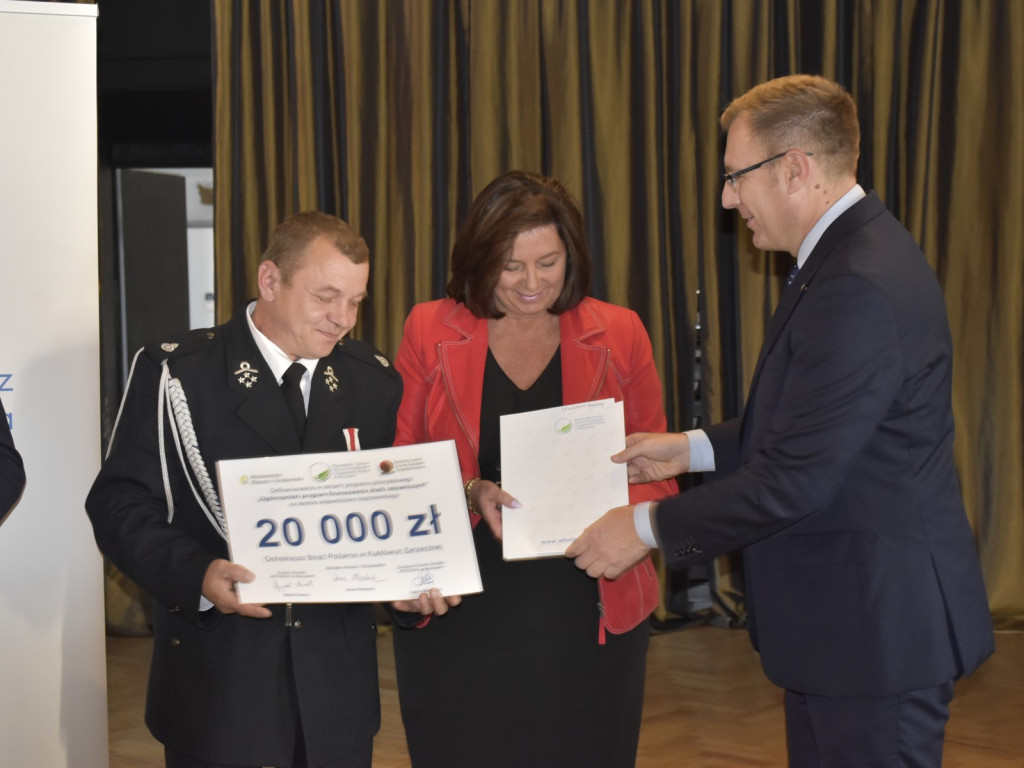 Pieniądze na gotowość bojową i strażacką młodzież