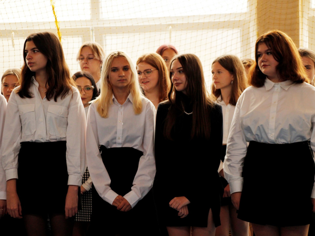 Pasowanie nowych uczniów we Włókienniku