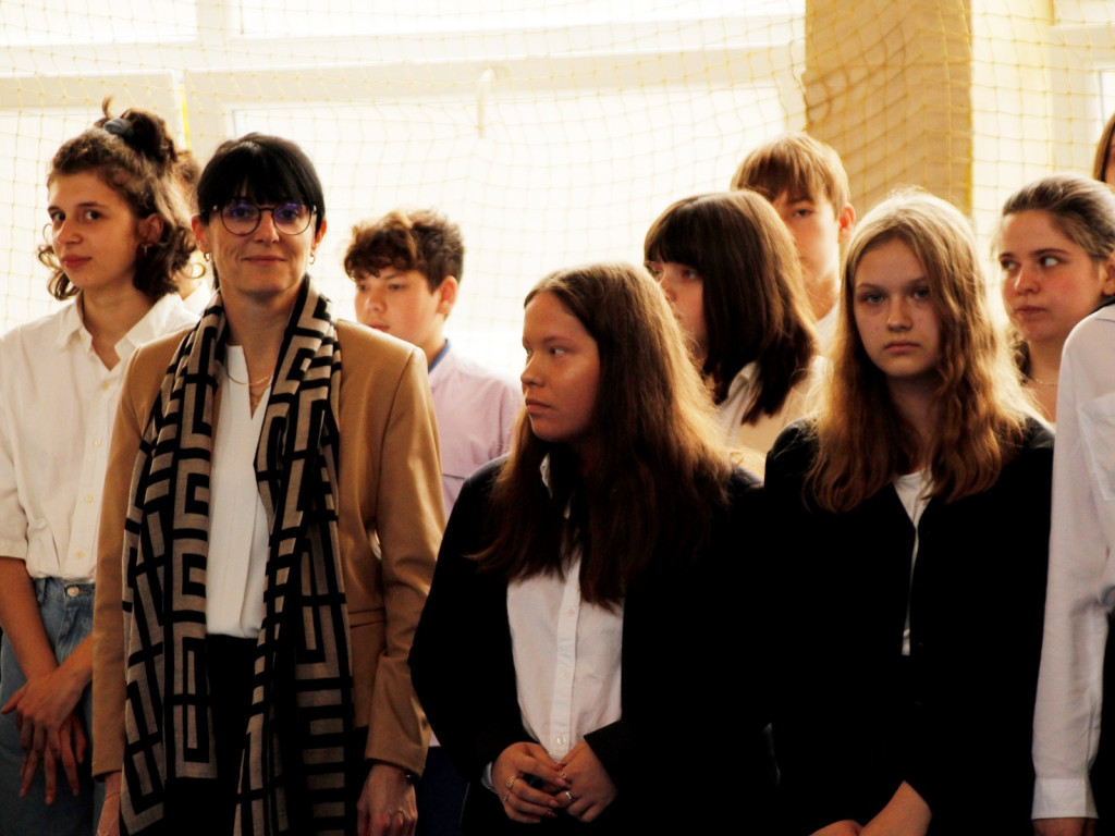 Pasowanie nowych uczniów we Włókienniku