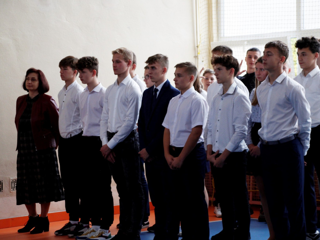 Pasowanie nowych uczniów we Włókienniku