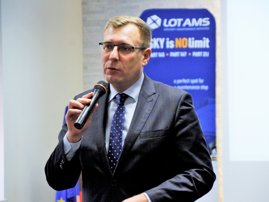 Współpraca Elektryka ze Spółką LOT