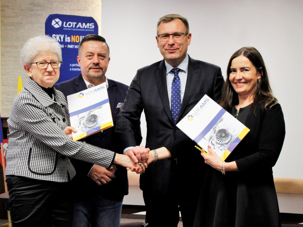 Współpraca Elektryka ze Spółką LOT