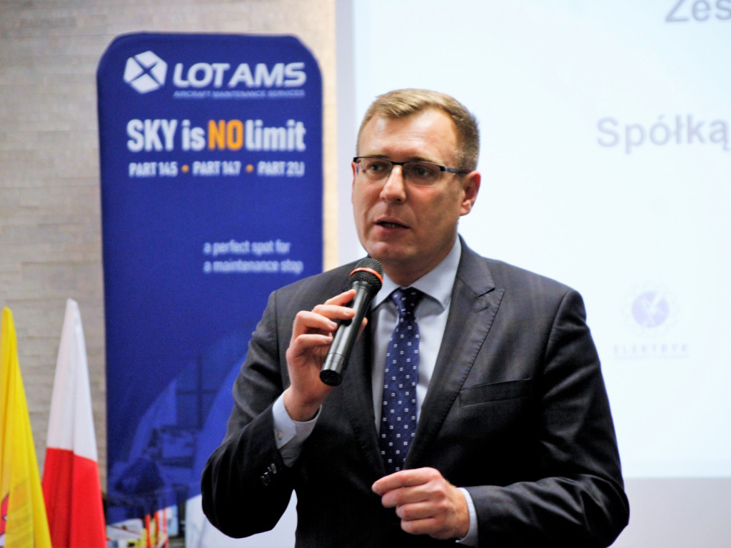Współpraca Elektryka ze Spółką LOT