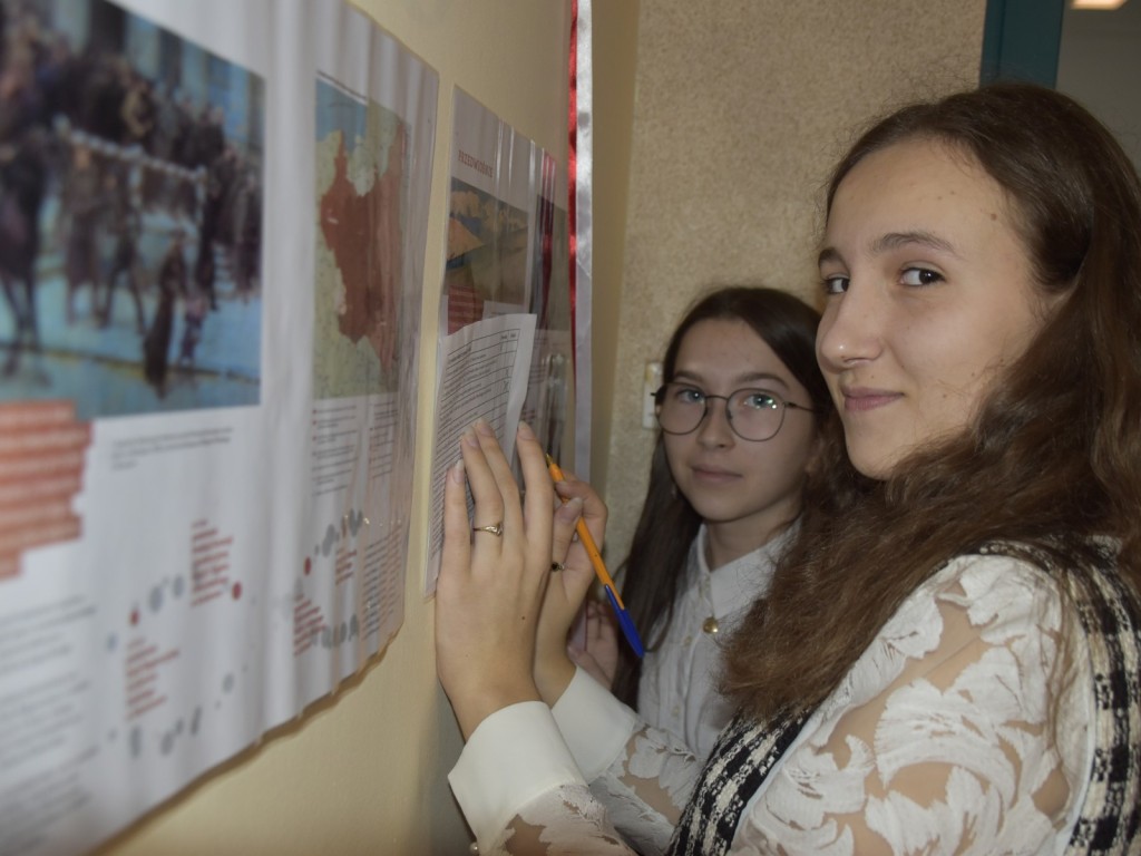 Żywa lekcja historii w wigilię rocznicy Niepodległości