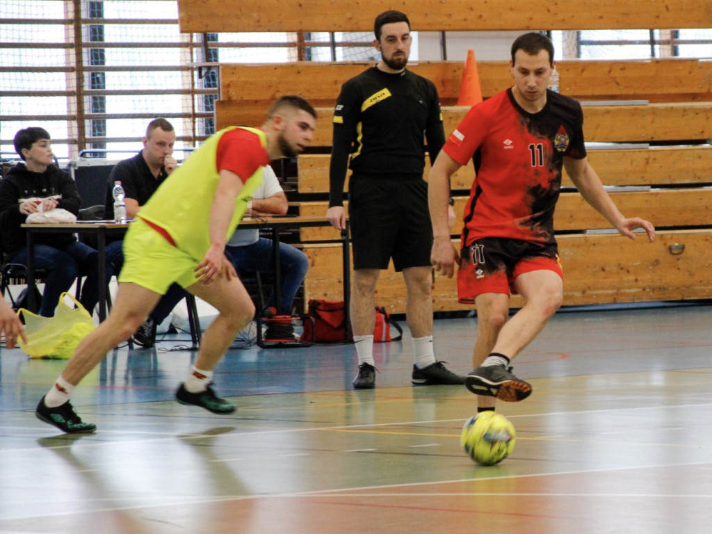 Strażacka rywalizacja - tym razem na boisku