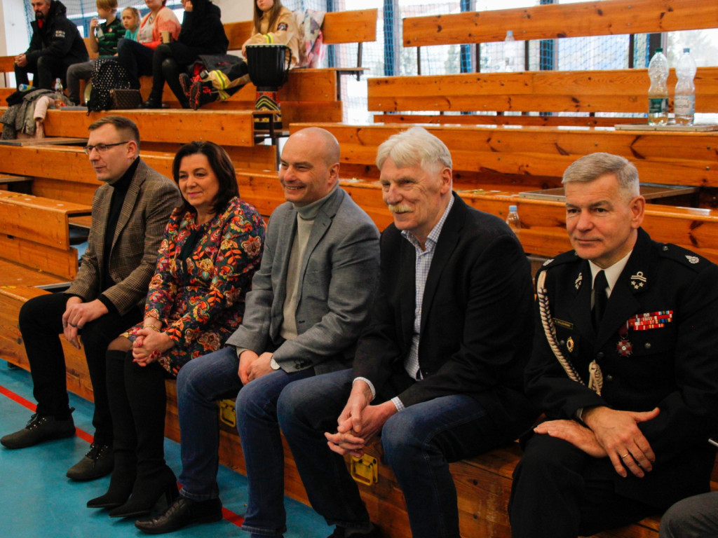 Strażacka rywalizacja - tym razem na boisku