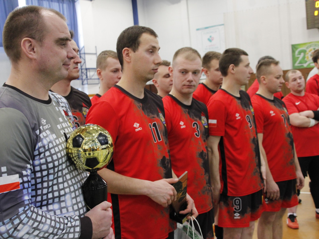 Strażacka rywalizacja - tym razem na boisku
