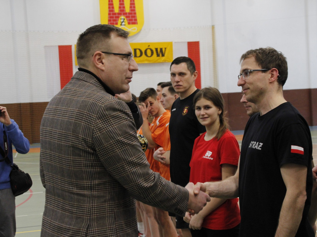 Strażacka rywalizacja - tym razem na boisku