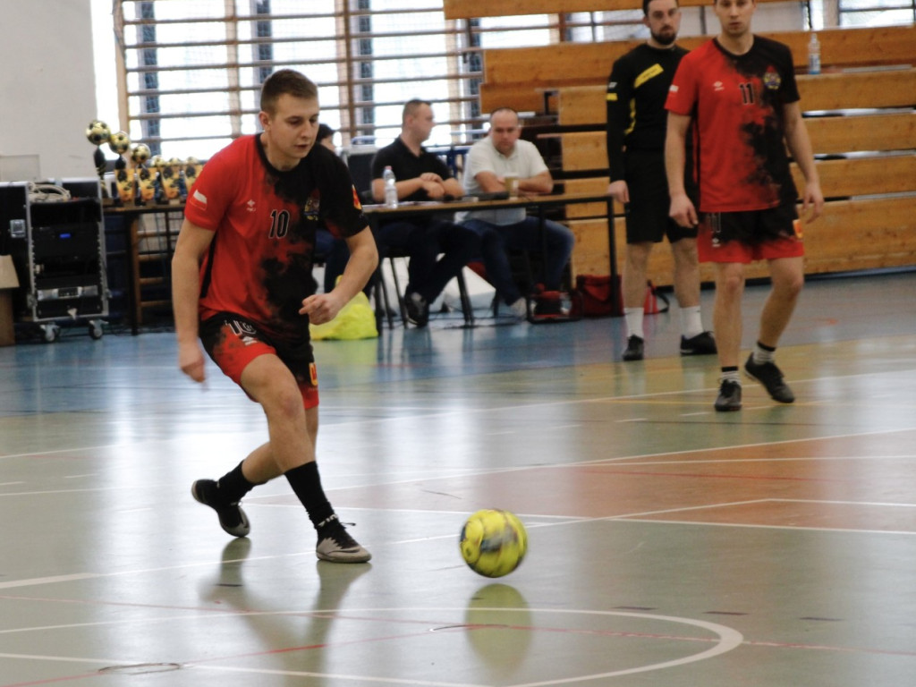 Strażacka rywalizacja - tym razem na boisku