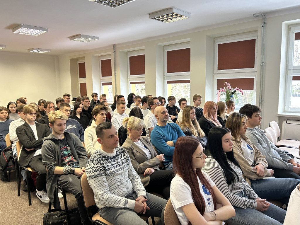 Elektryk podsumował praktyki w Bradze