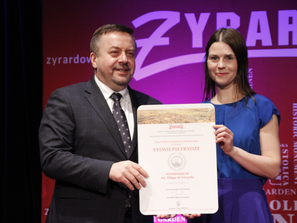 Prezydent wręczył stypendia artystyczne