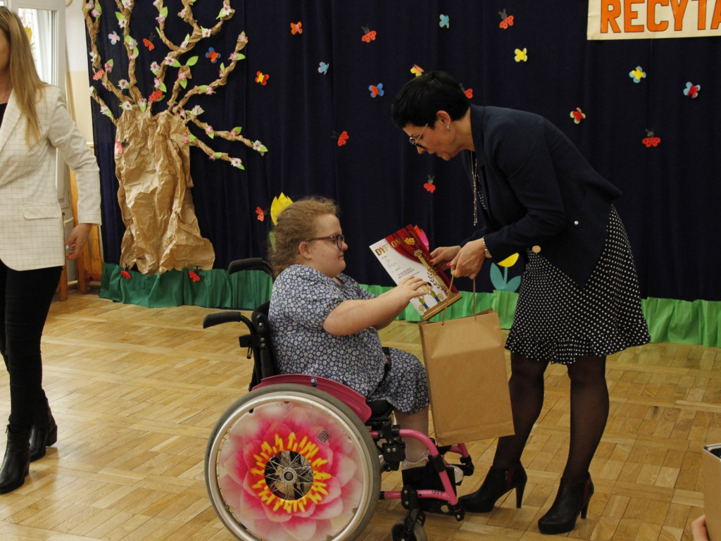 Wyjątkowe wiosenne recytacje klas integracyjnych