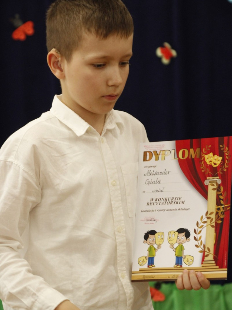 Wyjątkowe wiosenne recytacje klas integracyjnych