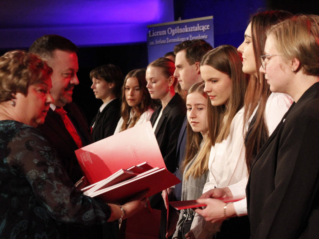 Kolejny rocznik maturzystów pożegnał mury Czerwoniaka