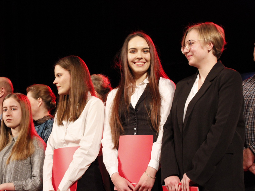 Kolejny rocznik maturzystów pożegnał mury Czerwoniaka