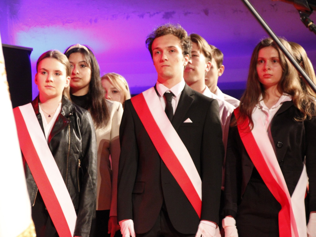 Kolejny rocznik maturzystów pożegnał mury Czerwoniaka