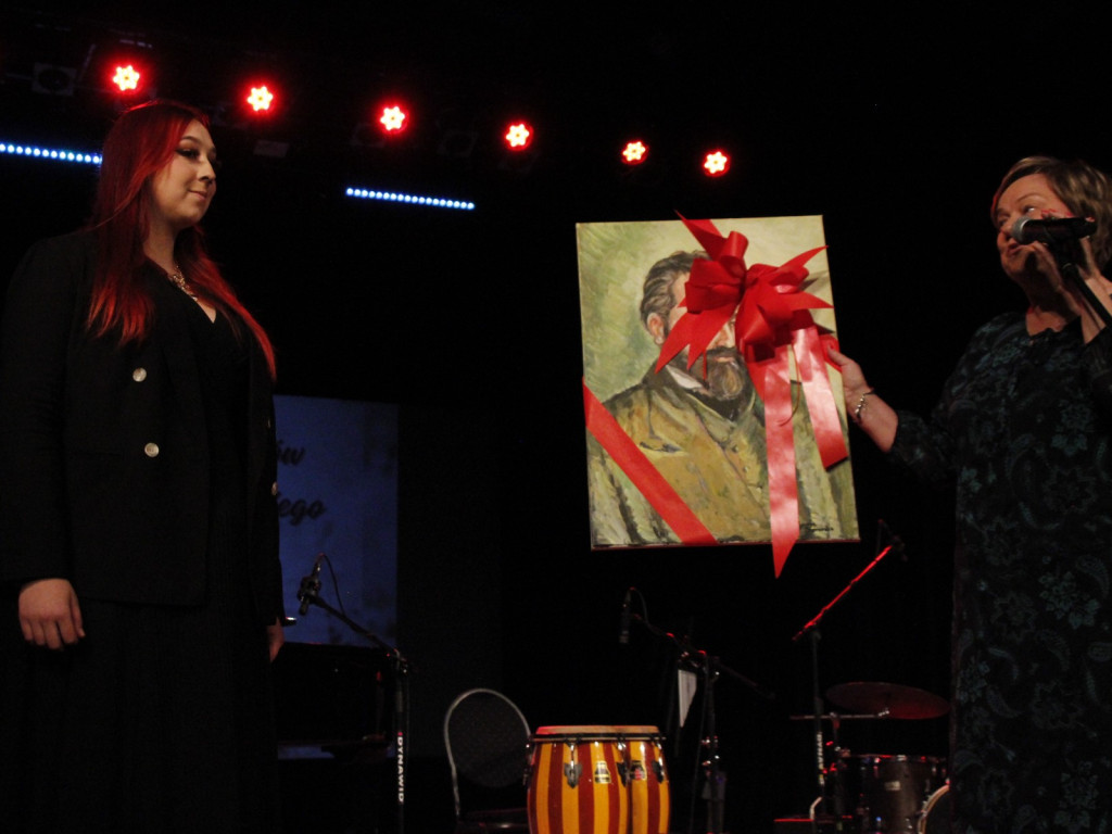 Kolejny rocznik maturzystów pożegnał mury Czerwoniaka