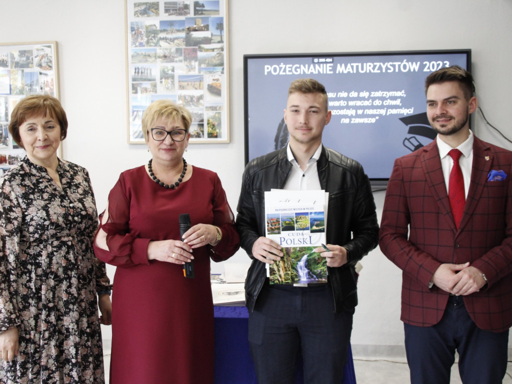 Ostatni dzwonek dla maturzystów z Włókiennika