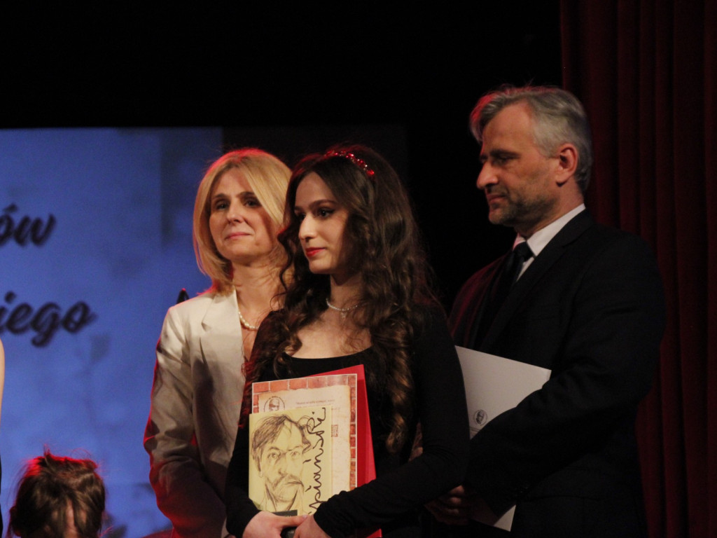 Kolejny rocznik maturzystów pożegnał mury Czerwoniaka