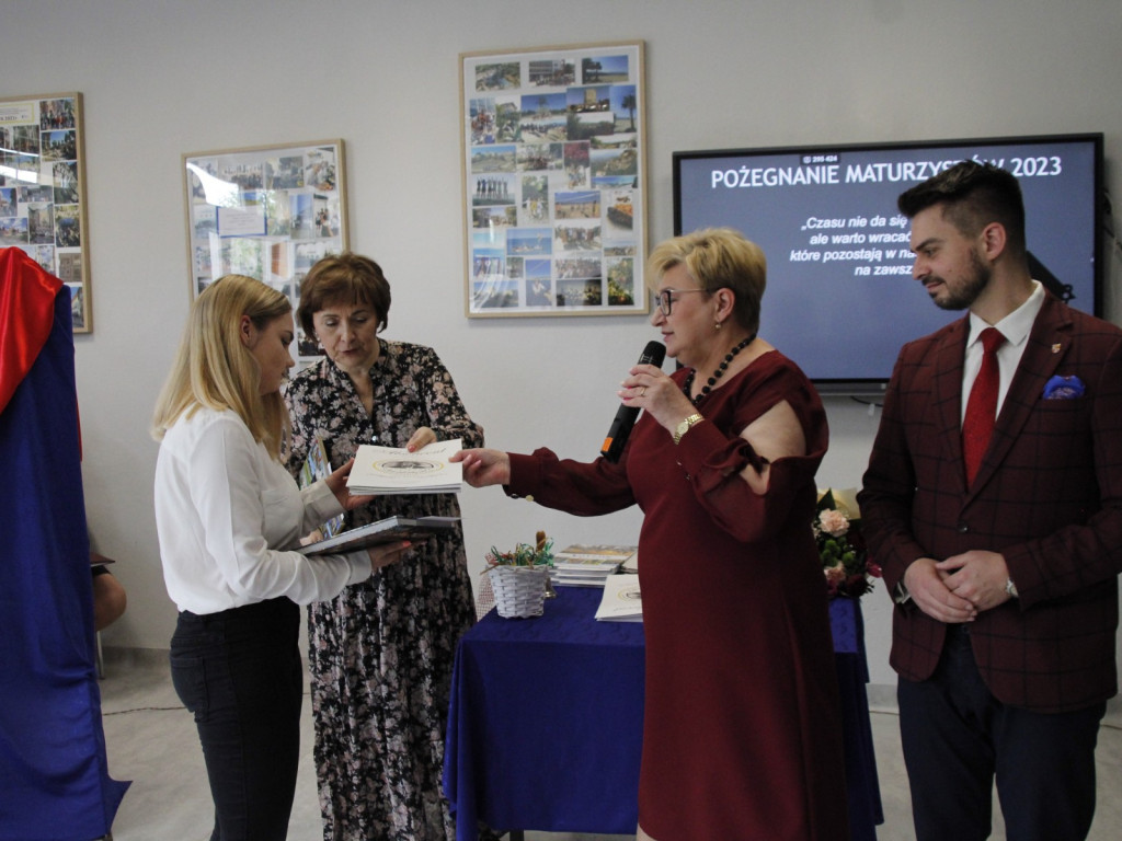 Ostatni dzwonek dla maturzystów z Włókiennika