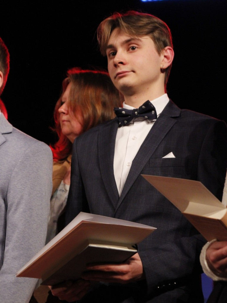 Kolejny rocznik maturzystów pożegnał mury Czerwoniaka