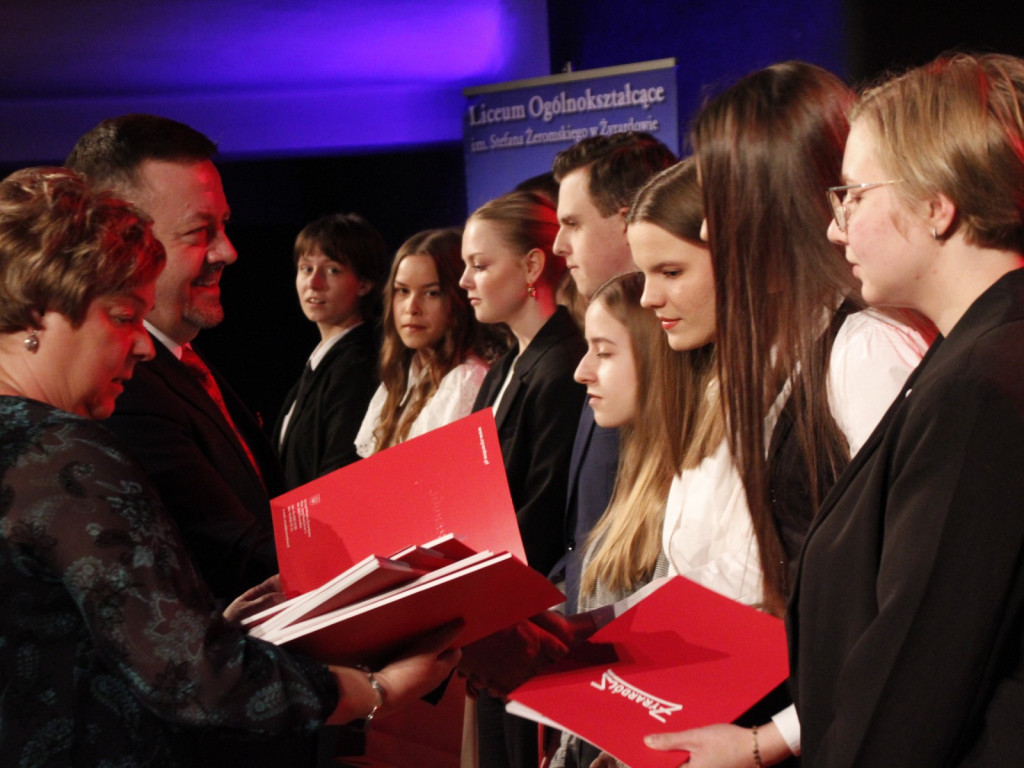 Kolejny rocznik maturzystów pożegnał mury Czerwoniaka