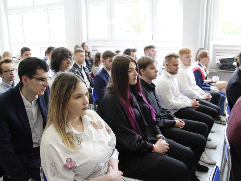 Ostatni dzwonek dla maturzystów z Włókiennika