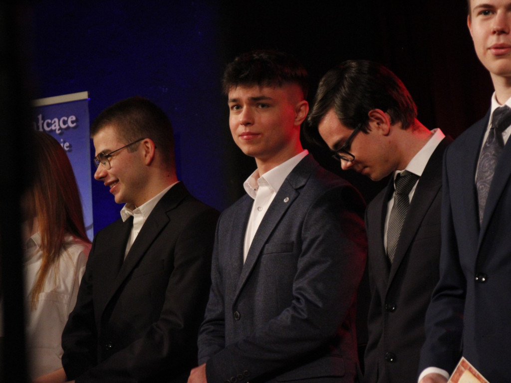 Kolejny rocznik maturzystów pożegnał mury Czerwoniaka