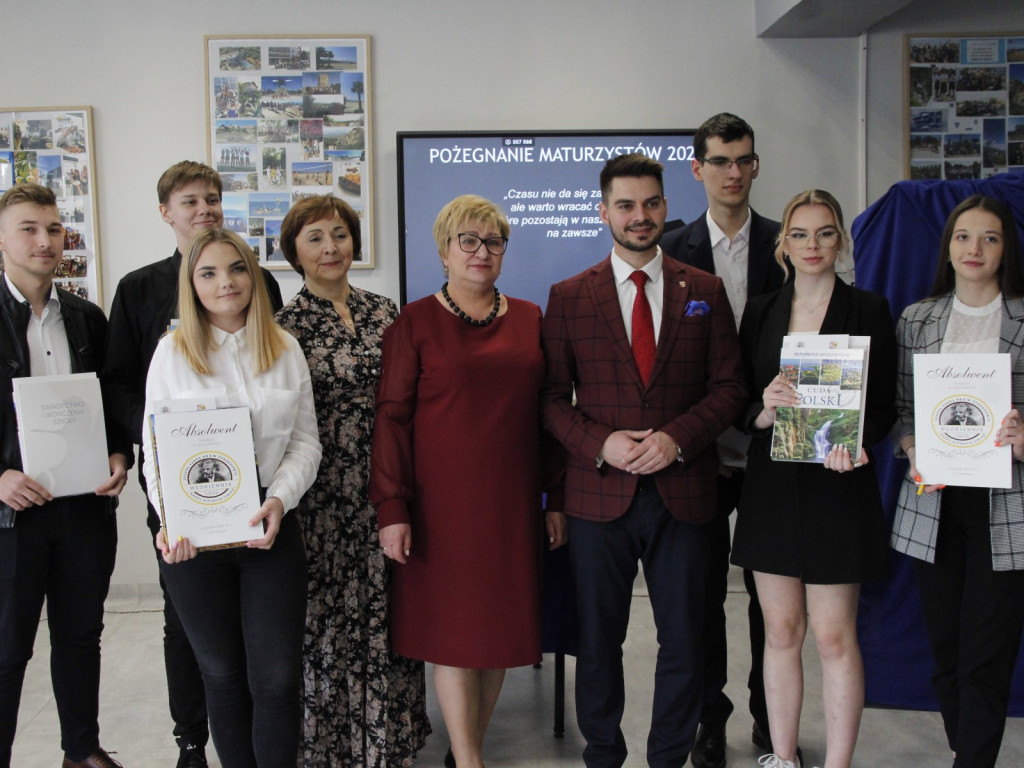 Ostatni dzwonek dla maturzystów z Włókiennika