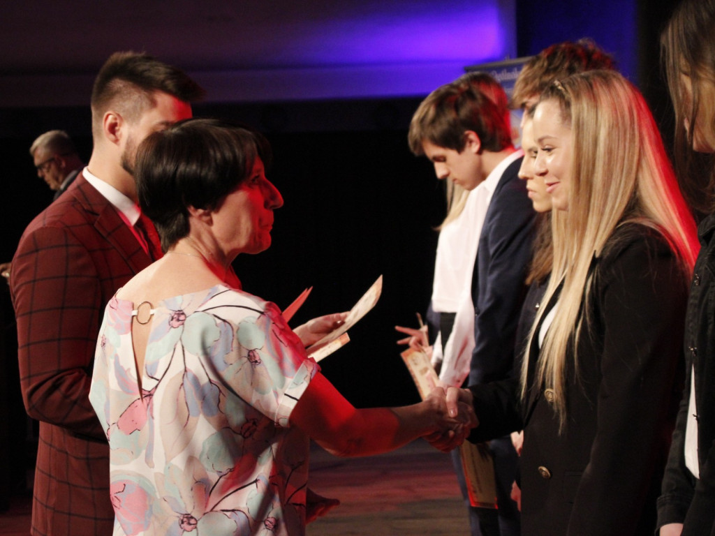 Kolejny rocznik maturzystów pożegnał mury Czerwoniaka