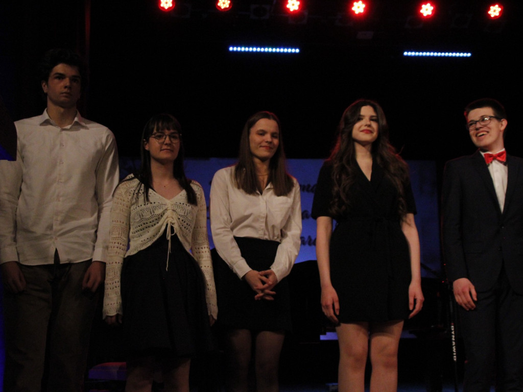 Kolejny rocznik maturzystów pożegnał mury Czerwoniaka