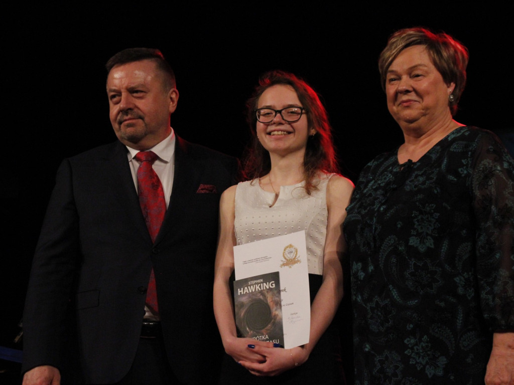 Kolejny rocznik maturzystów pożegnał mury Czerwoniaka