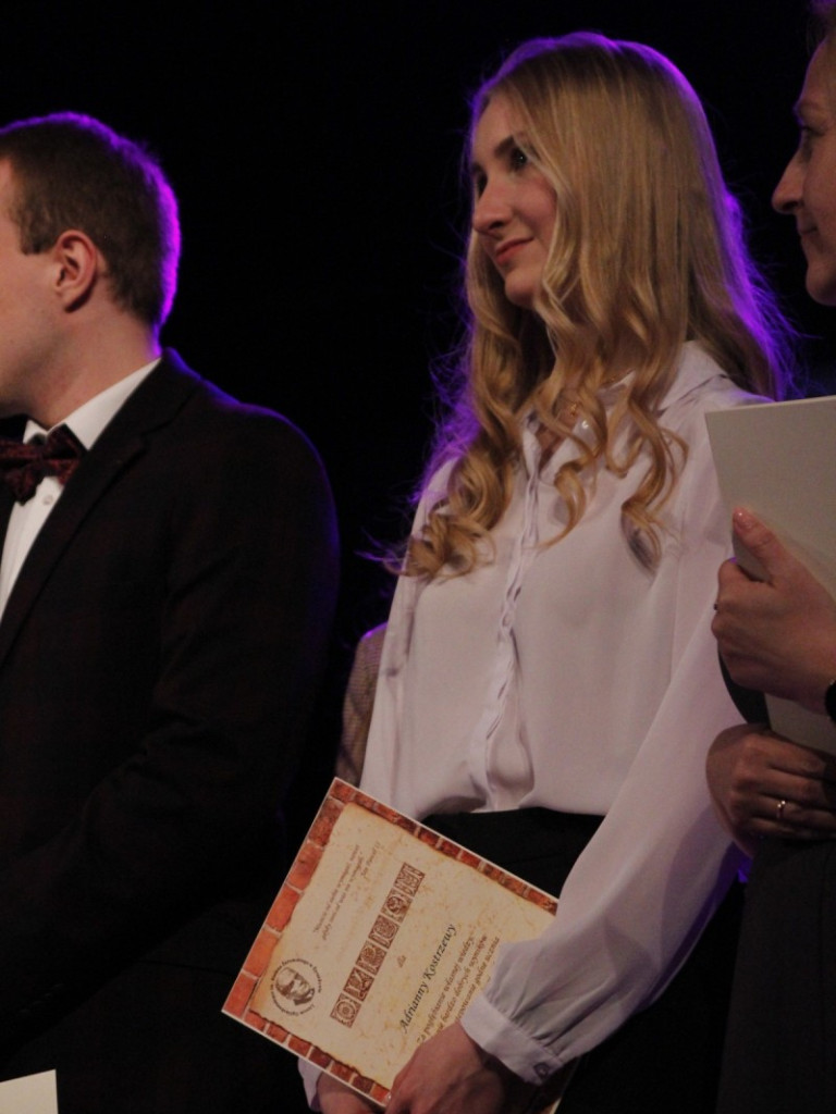 Kolejny rocznik maturzystów pożegnał mury Czerwoniaka